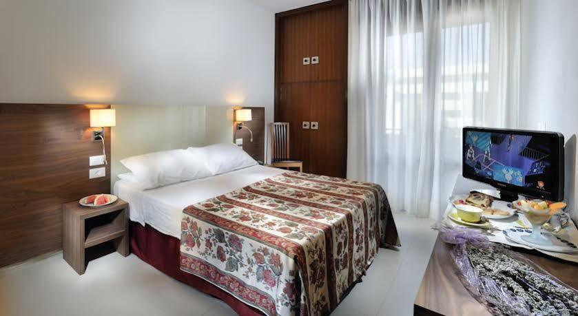 Hotel President Бібіоне Екстер'єр фото