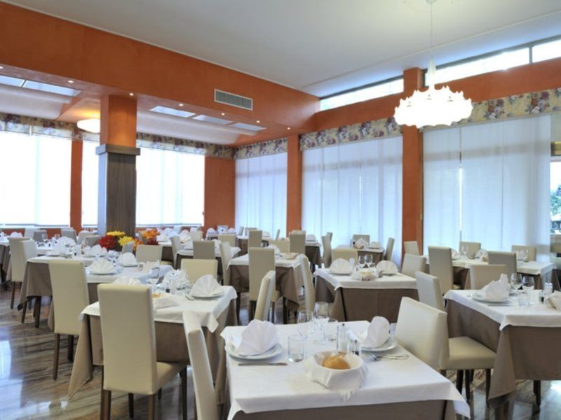 Hotel President Бібіоне Екстер'єр фото