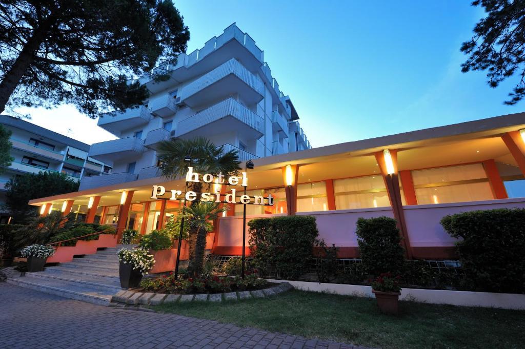 Hotel President Бібіоне Екстер'єр фото