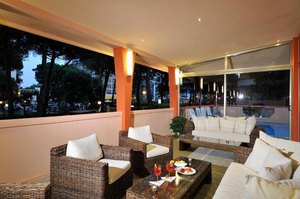 Hotel President Бібіоне Екстер'єр фото