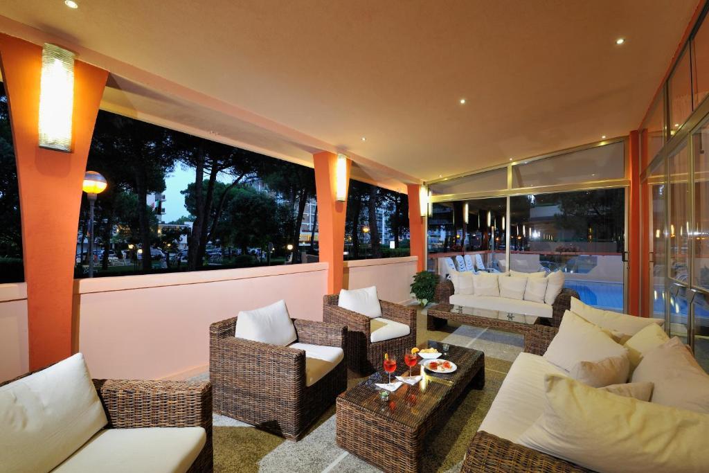 Hotel President Бібіоне Екстер'єр фото